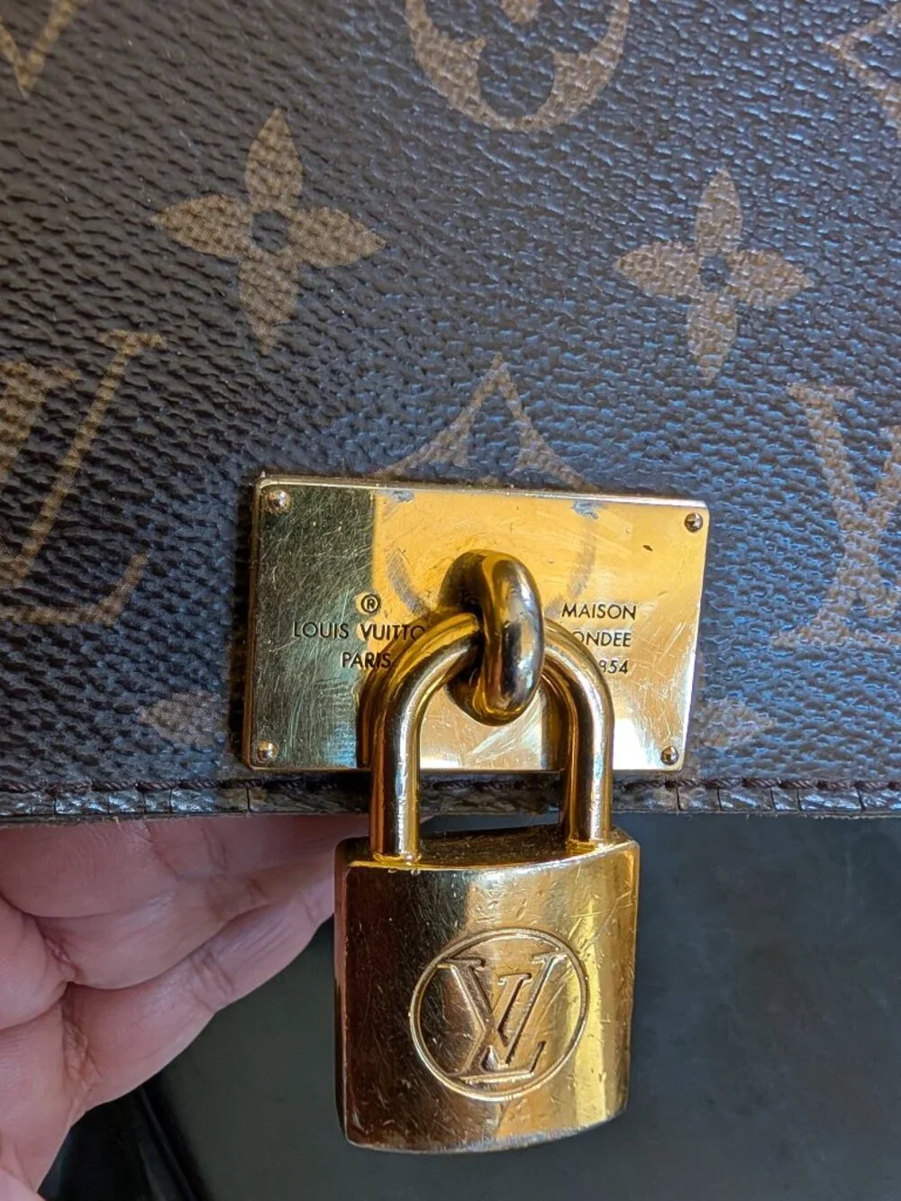 Louis Vuitton crossbody bag - Picture 7 of 13